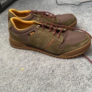 Brand new Teva shoes size 9